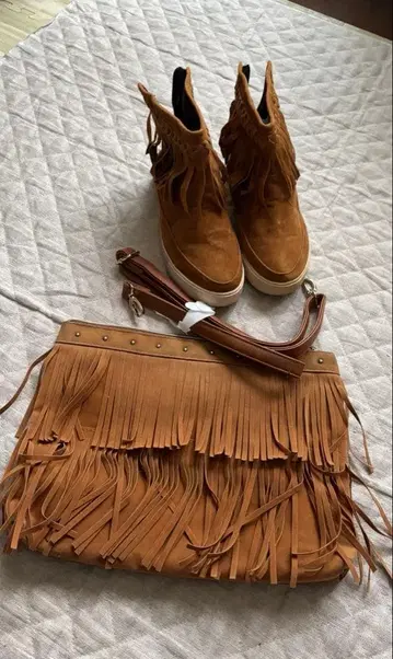 [기간 한정] 카멜색 프린지 백 & 부츠
