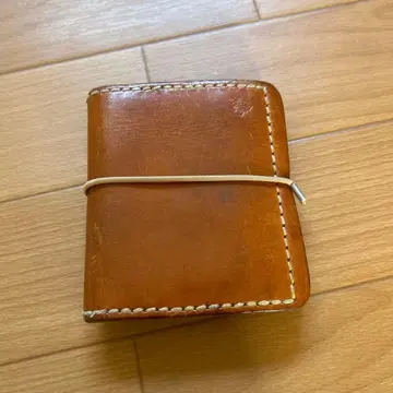 테나 브라운 가죽 접이식 지갑