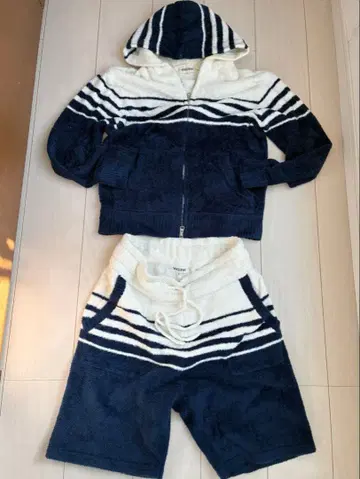 [ VOGUIS ] 네이비와 아이보리 스트라이프 룸웨어 세트