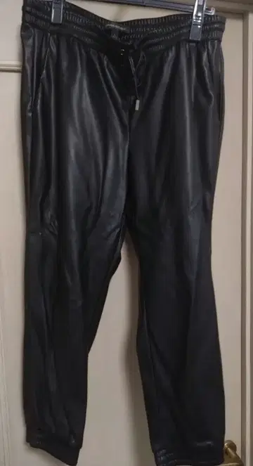 1회 착용만 Banana Republic 비건 가죽 조거 팬츠