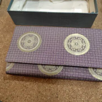 보라색 일본 의류용 백, 골드 컬러 원형 무늬