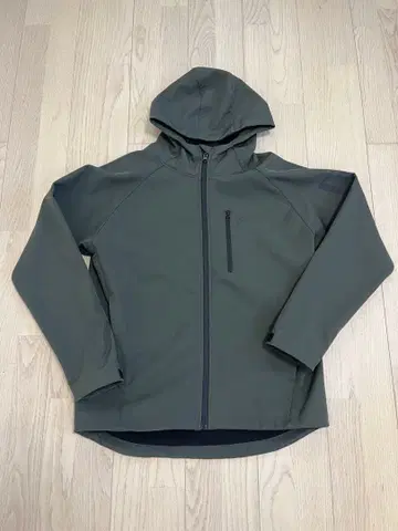 뉴에라/New Era 라이트쉘 자켓