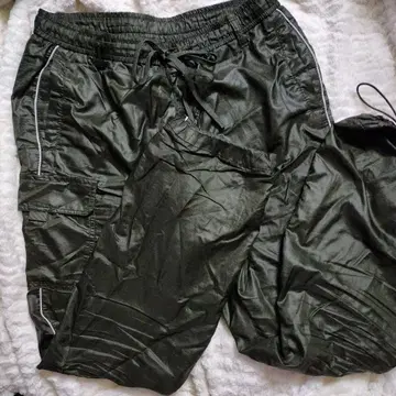 유니클로 올리브 그린 보온 팬츠 단종품 즉시 구매 L