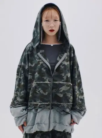neith. Layered Crush Hoodie(Camo x Gray)