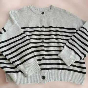 택 포함 새상품 사만사 모스모스 니트 가디건