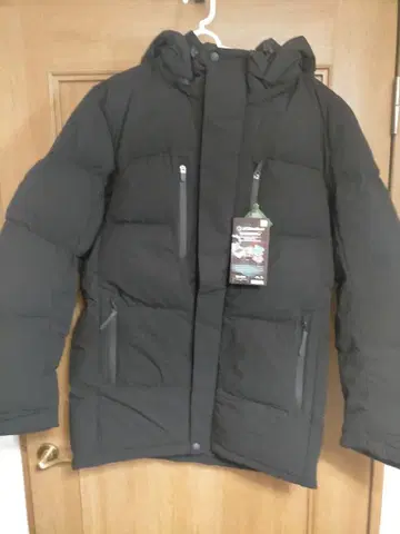 워크맨 GIGA PUFF 다운 코트 L 블랙