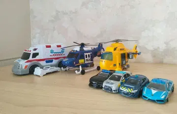 구급차 경찰 헬리콥터 스포츠카 tomica. Dickie Toys