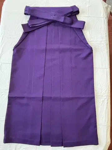 보라색 플리츠 디자인 하카마