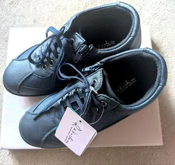 라쿠친 신발 스니커즈 23cm