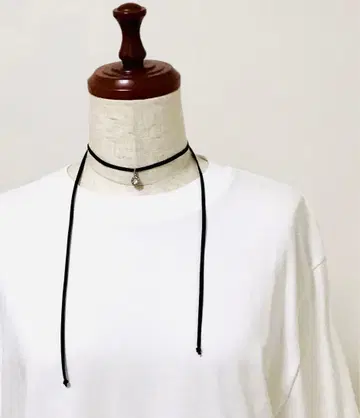 [ 모티브 포함 리본 초커 ]