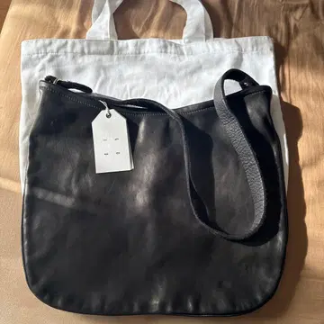 구이디 GVIDI Q20 백 숄더 블랙 부츠 백팩