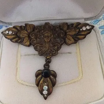 앤티크풍 브로치