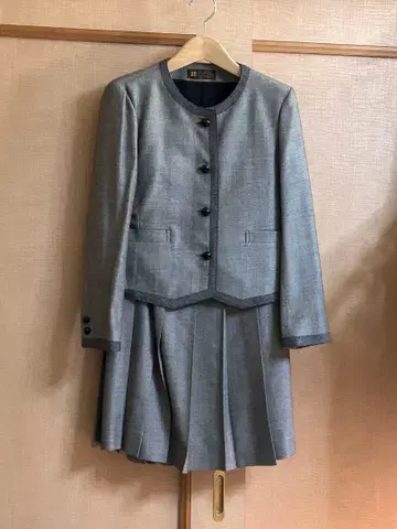 그레이 스커트 수트 63-90