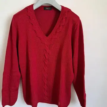 DAKS 빨간색 V넥 긴팔 니트