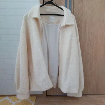 크림색 플리스 자켓 사이즈 7