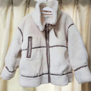 earth 플리스 보아 자켓 크림색