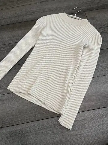 르쿨르 블랑 니트탑 베이지