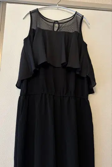 [ 익명 배송 ] Ray BEAMS 블랙 슬리브리스 프릴 올인원