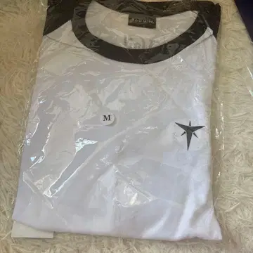 태민 롱 슬리브 티셔츠