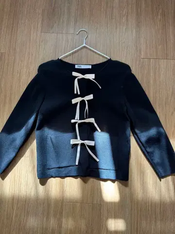 ZARA 네이비 리본 포함 긴팔 상의