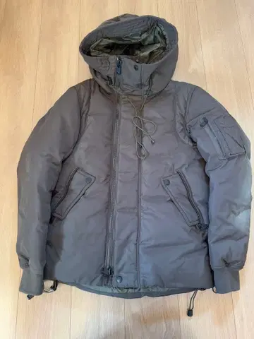 nonnative 논네이티브 올리브 밀리터리 다운 자켓 1