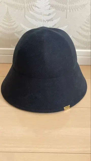 미사용 새상품 CA4LA 네이비 펠트 햇 골드 컬러 로고 플레이트