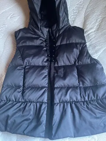 투 비 시크 블랙 다운 베스트 42