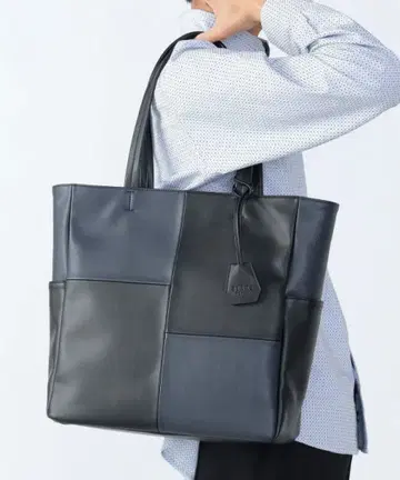 BEAMS 인조 가죽 절개 토트백