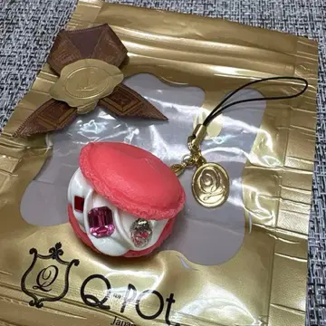 Q-pot 마카롱 짙은 핑크 백참 키링