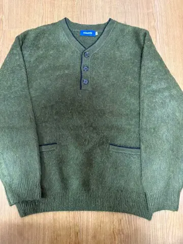 BONBON 올리브 그린 V넥 스웨터 M