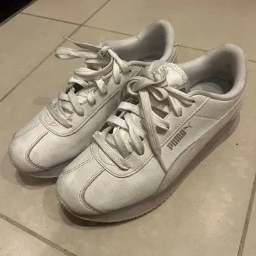 Puma 플랫폼 스니커즈 화이트 통학