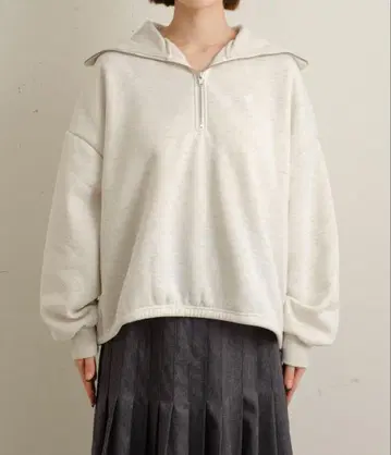 이번 시즌 신상 오메카시 자수 하프 지퍼 맨투맨