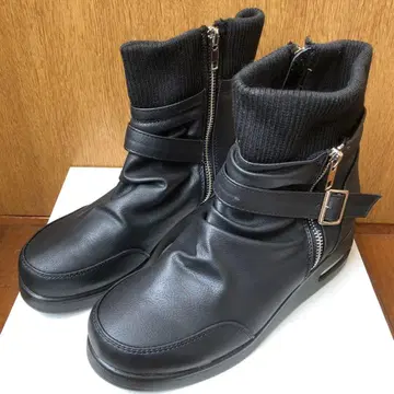 블랙 지퍼 달린 숏부츠