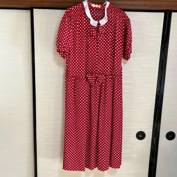 빨간색 물방울 패턴 반팔 롱 원피스
