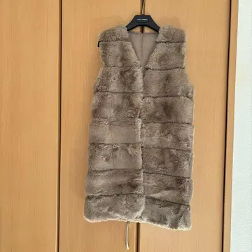 그레이 베이지 촉촉 퍼 롱 베스트