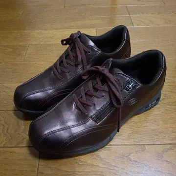 가격 인하 YONEX 브라운 레이스업 스니커즈