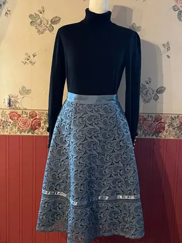 압와이어리쉬 페이즐리 무늬 레이스 스커트 S 사이즈