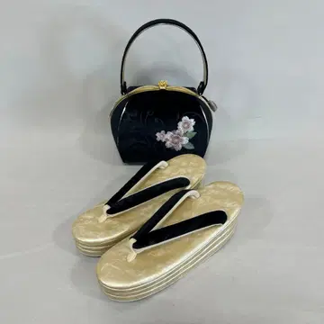 블랙 벚꽃 자수 벨벳 통굽 조리 백