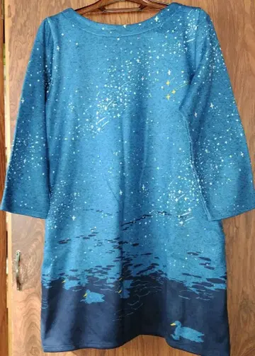 granph 별하늘 무늬의 파란 튜닉