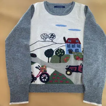 로이스크레용 자수 스웨터 긴팔