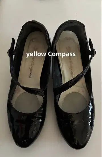 yellow Compass 블랙 에나멜 펌프스 중간 힐 23.5