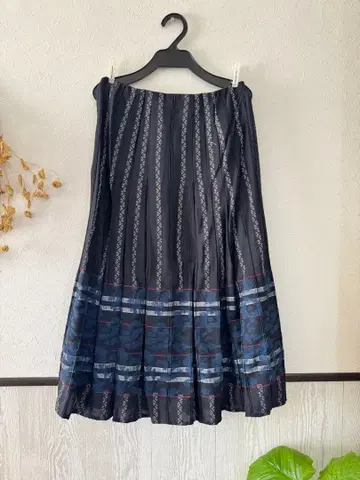 Gabardine K.T 스트라이프 플레어 롱 스커트