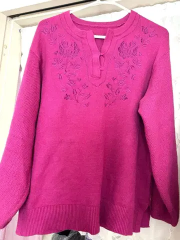 앤드러브 ( &Love ) 자수입은 긴팔 니트 3L