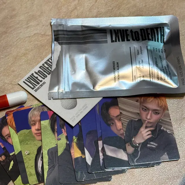 엑디즈 럽투데 네모반 플랫폼앨범 엑스디너리히어로즈