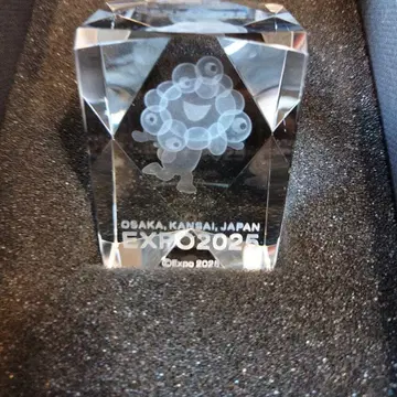 간사이 만박 미야쿠미야쿠 광학 유리 3D 페이퍼 웨이트 달리기