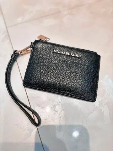 MICHAEL KORS 블랙 프래그먼트 케이스