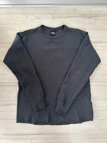 THE NORTH FACE 다크 그레이 긴팔 티셔츠