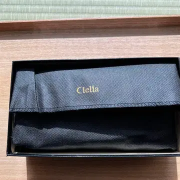 Clelia 블랙 에나멜 퀼팅 장지갑