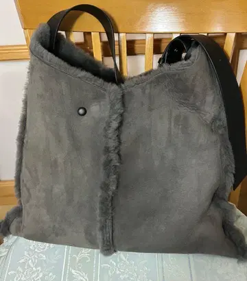 lazy susan story 리버서블 무스탕 백 양가죽 파우치 포함