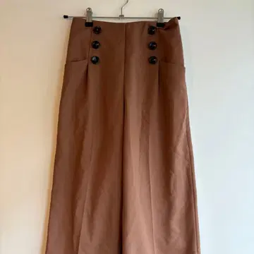 브라운 와이드 팬츠 버튼 포함